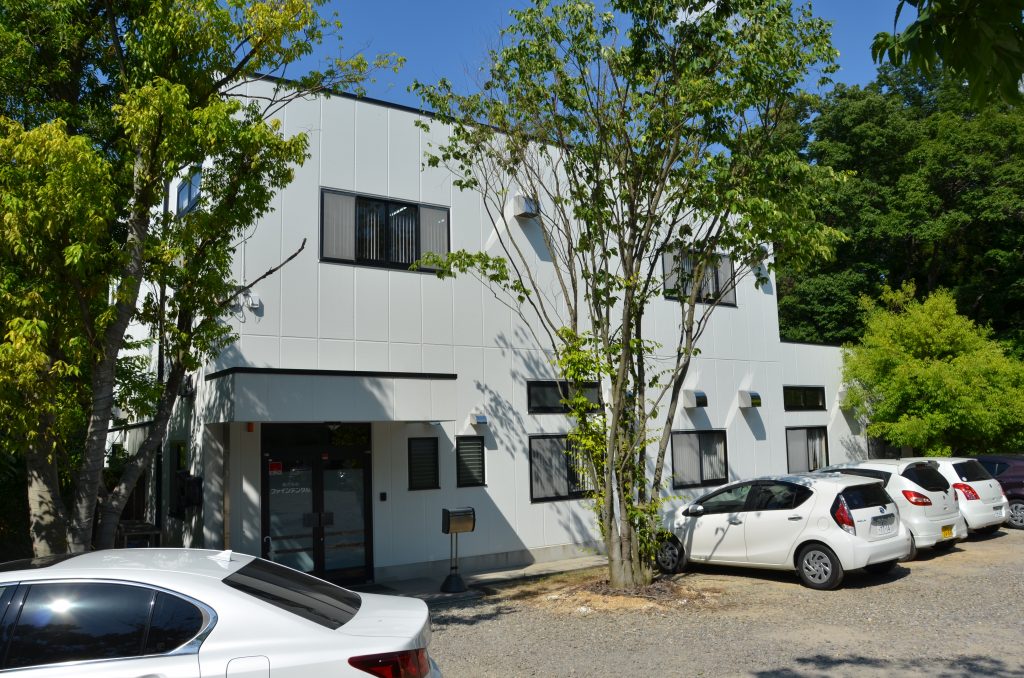 CAD/CAM導入10年の実績、ジルコニアインプラントの事なら三重県名張市のファインデンタルにお任せください